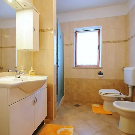 Apartment Labin 1 *